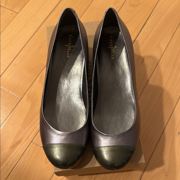 Cole Haan Shoes - Cole Haan Black and Gray Flats Sleek Design